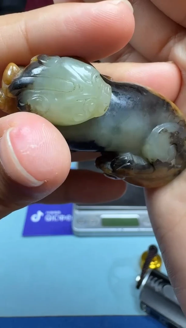 和田玉未镶嵌颈饰1