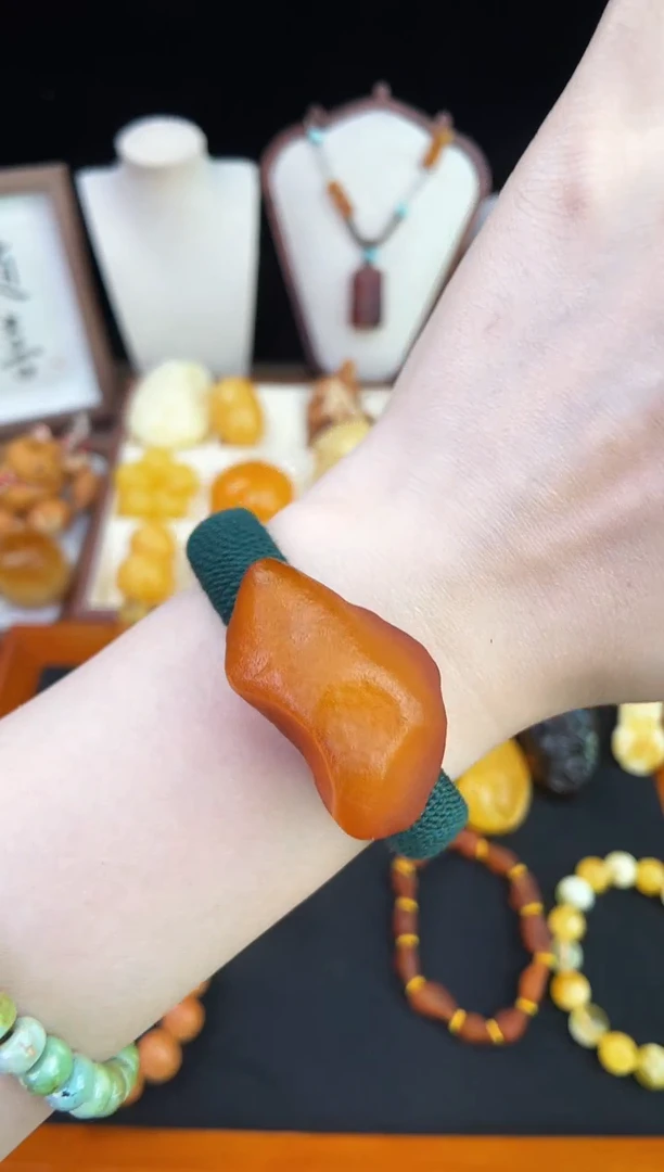 琥珀未镶嵌珠宝奇石柒月