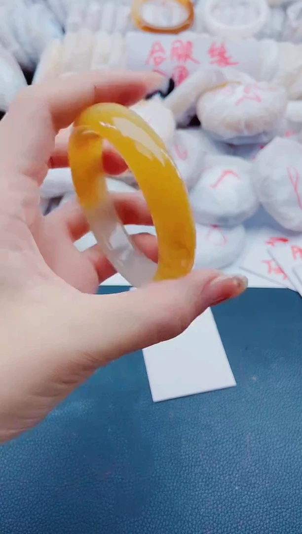 未镶嵌手镯石英质玉L8-57-58