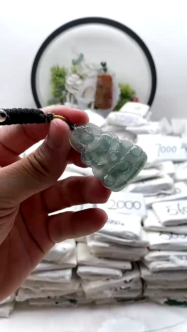 颈饰未镶嵌翡翠度母
