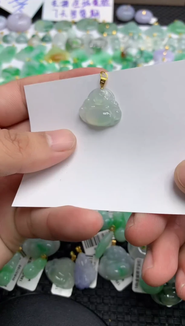 翡翠18K金镶嵌颈饰1111111111