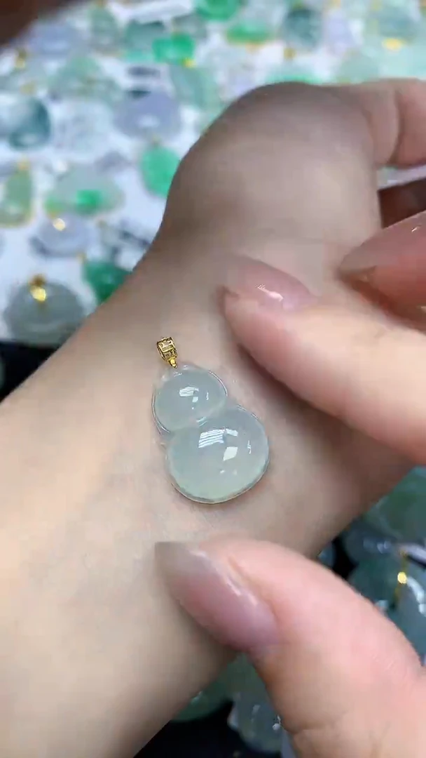 翡翠18K金镶嵌颈饰天然缅甸翡翠A货