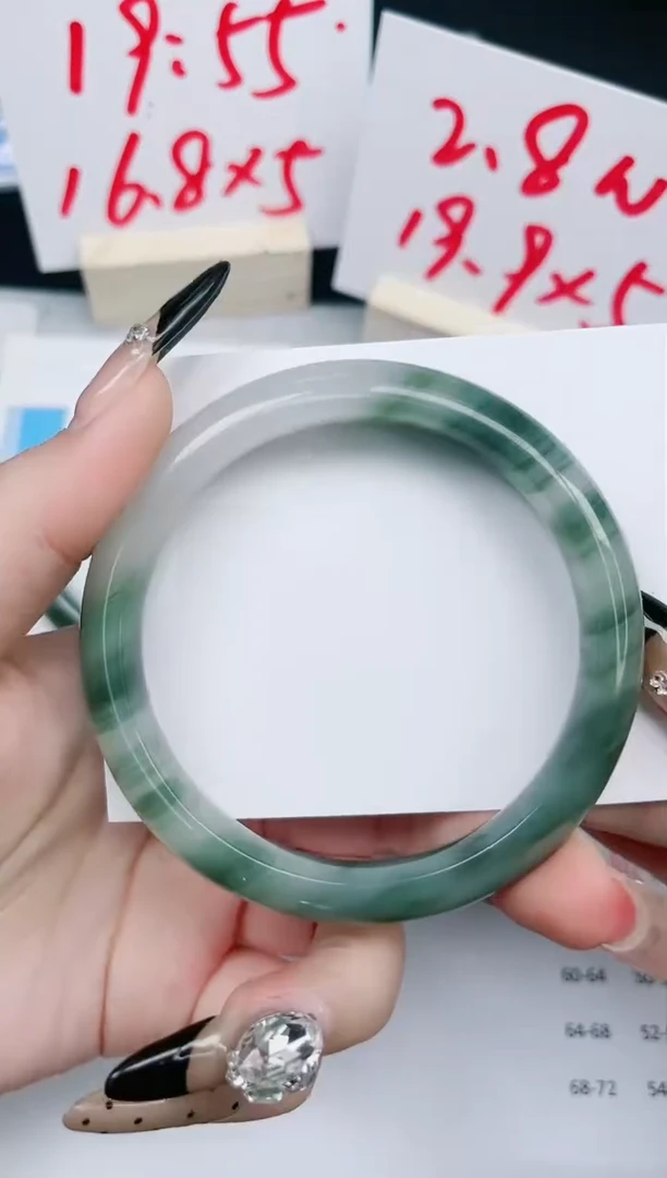 【闪购商品】石英质玉手镯未镶嵌259-62