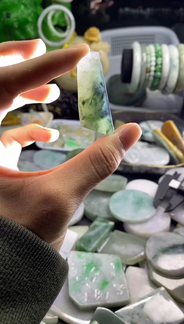 散珠翡翠A货翡翠35