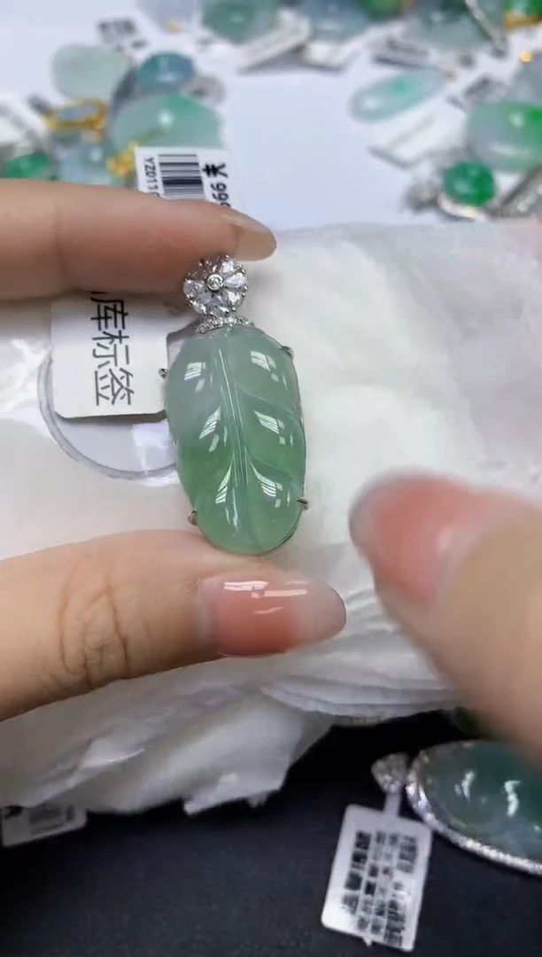 颈饰未镶嵌翡翠天然缅甸翡翠A货多样性发一件