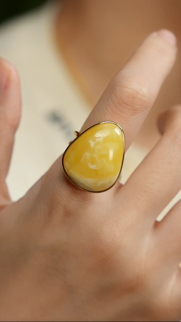 银S925镶嵌蜜蜡戒指白花（福利）