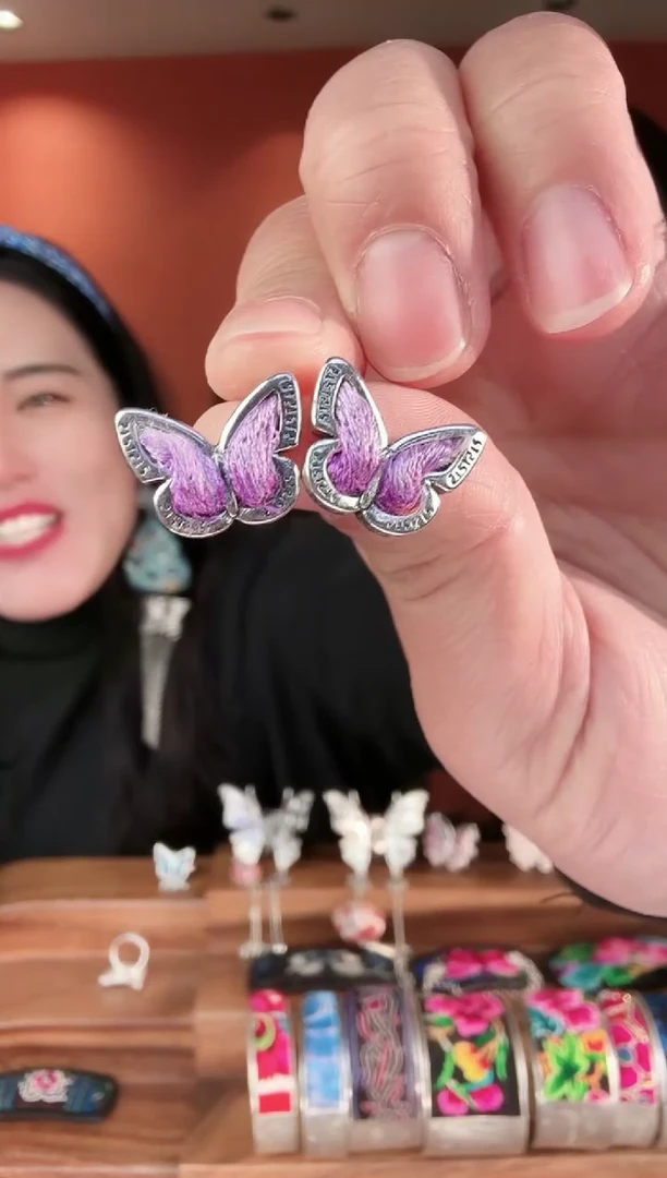 织绣非遗手工苗绣刺绣耳钉2