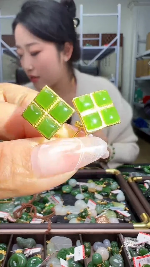 颈饰银S925镶嵌和田玉（多样性发货.发其一)12.13.138