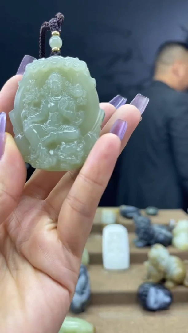 颈饰未镶嵌和田玉1