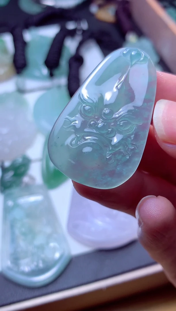 颈饰未镶嵌翡翠天然A货翡翠 天然A货翡翠天然翡翠多样性发货 发一