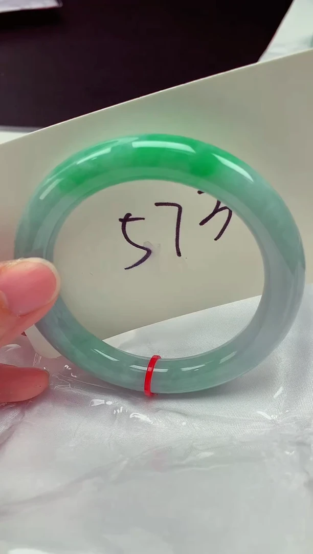 未镶嵌手镯翡翠翡翠手镯