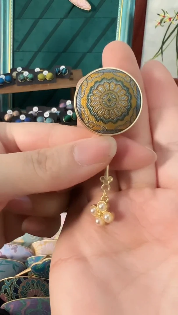 【闪购商品】【一物一拍初五发】宝相花6号胸针