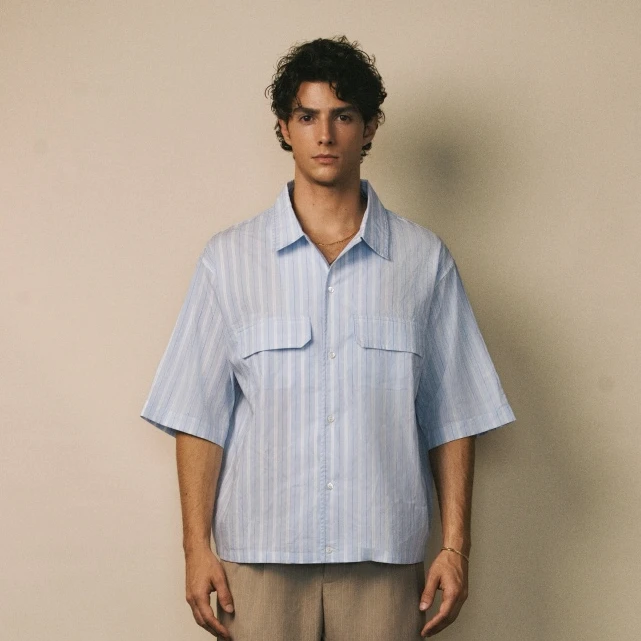 Azure Hues浅蓝色莫兰迪条纹男女老钱休闲口袋衬衫