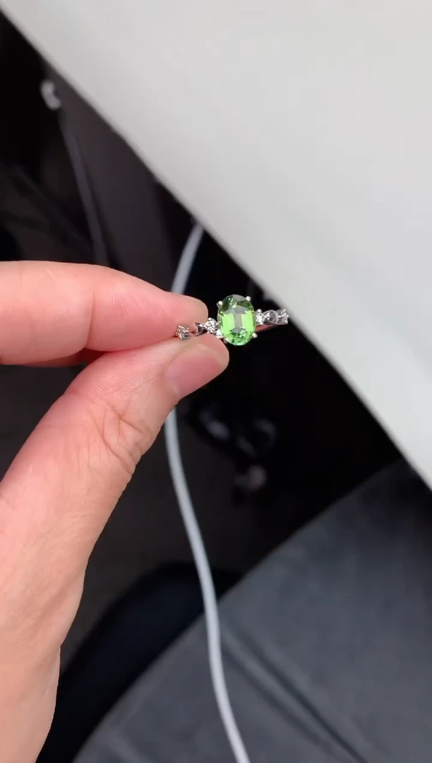 碧玺戒指18K金镶嵌1.4ct绿碧玺戒指