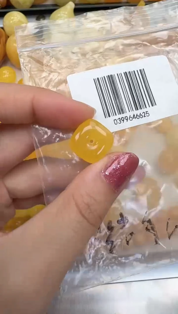 裸石琥珀未镶嵌如图