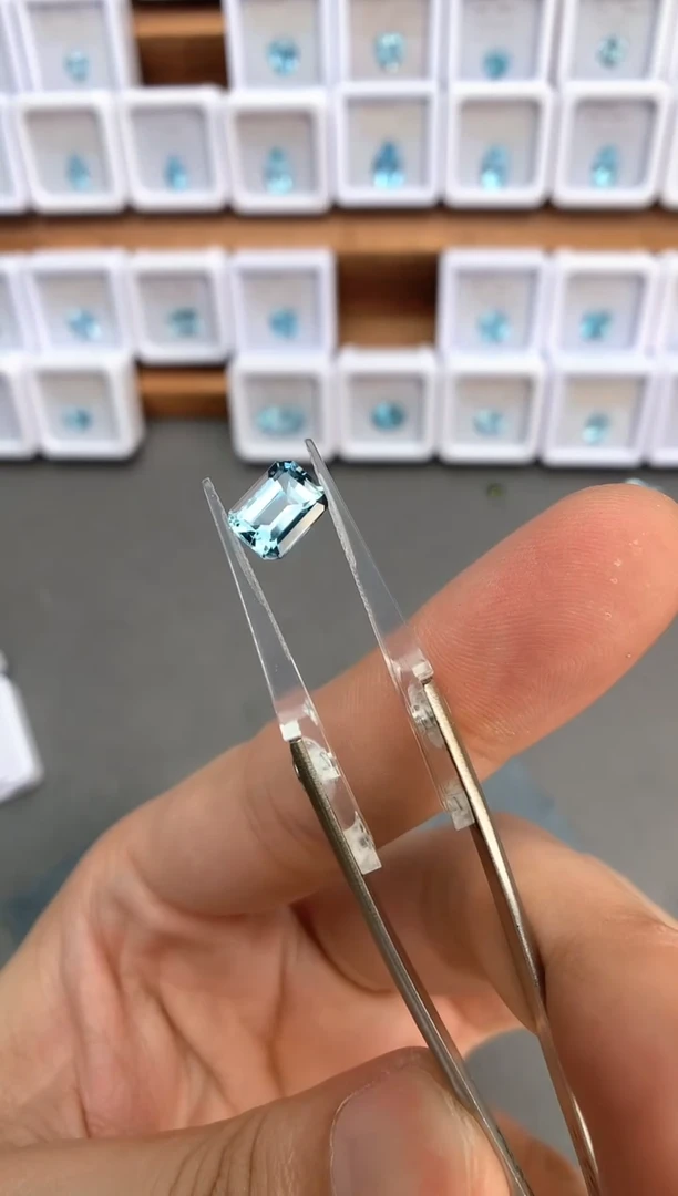 未镶嵌裸石定制海蓝宝石1.77ct 圣玛