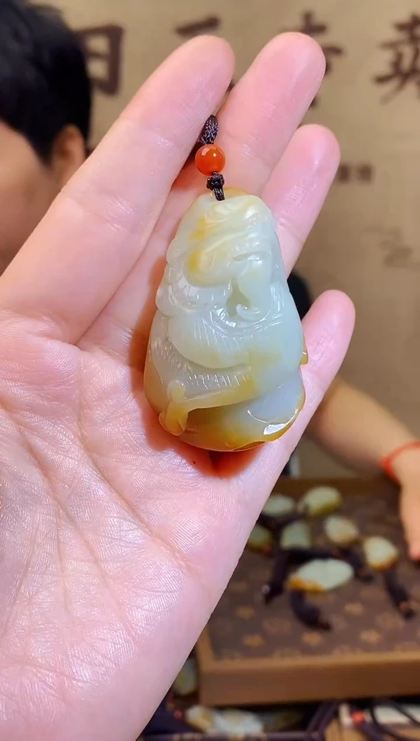 和田玉未镶嵌颈饰1
