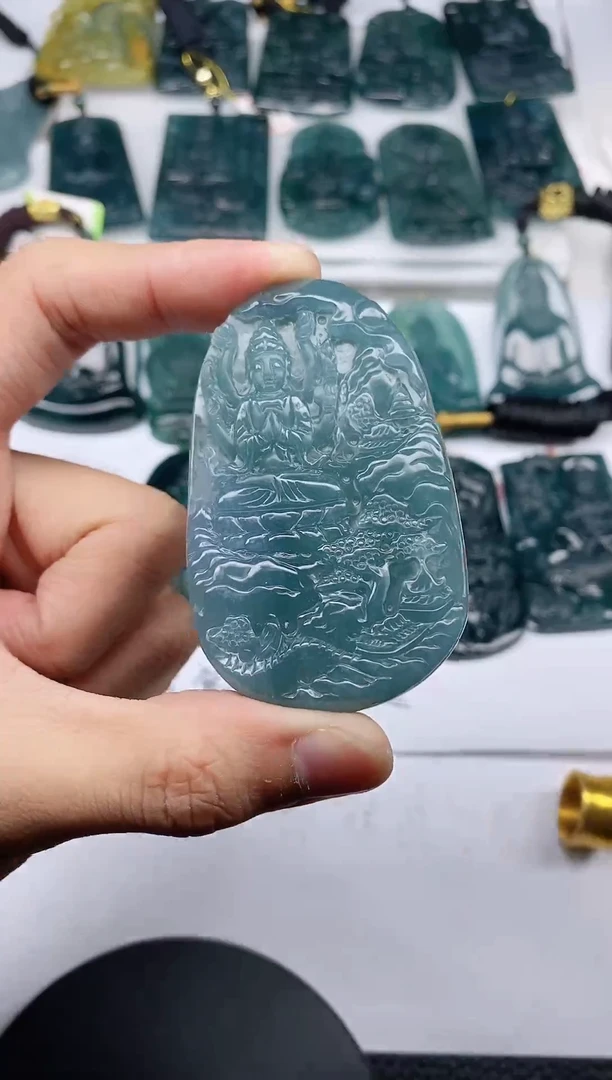 颈饰未镶嵌翡翠