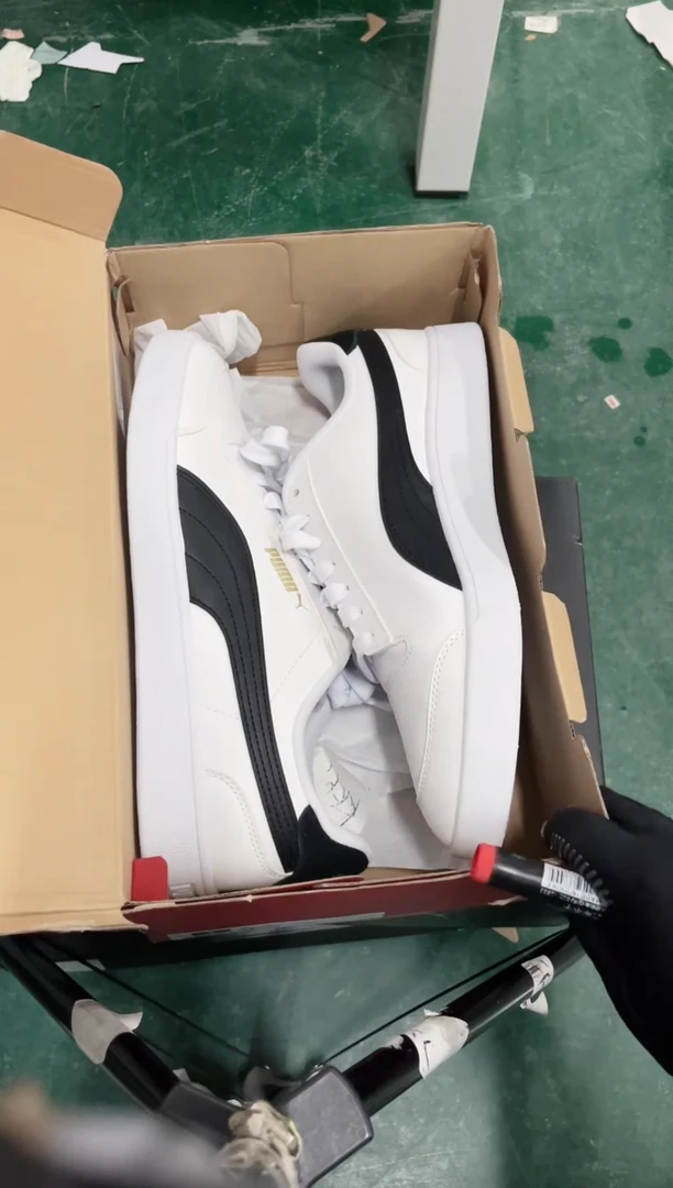 彪马时尚休闲运动鞋43M   BB18