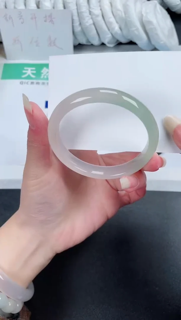 【闪购商品】石英质玉手镯未镶嵌281-58.2