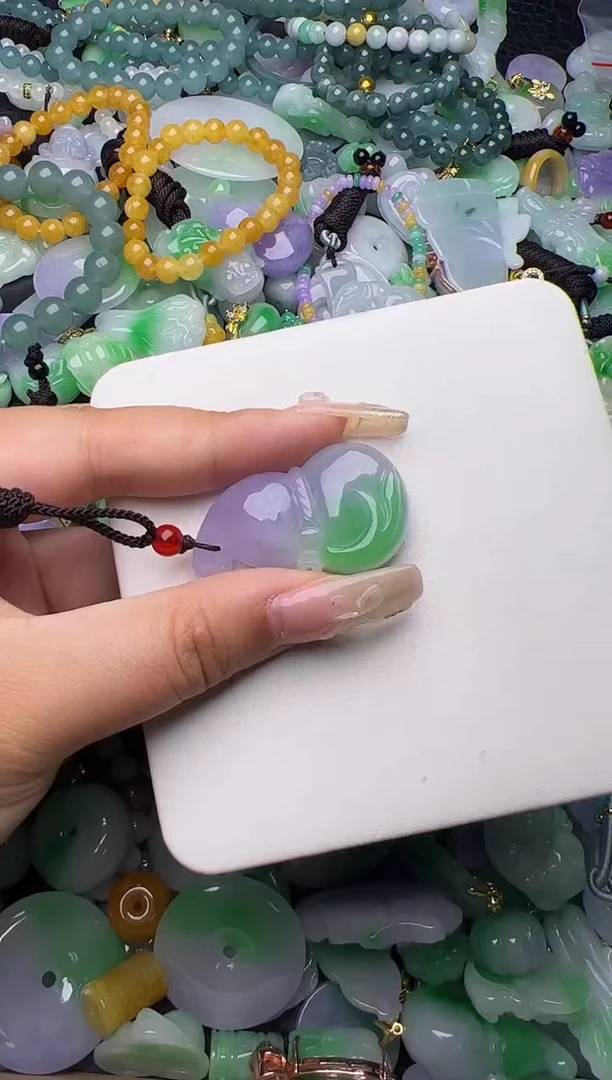 翡翠未镶嵌颈饰天然缅甸翡翠吊坠