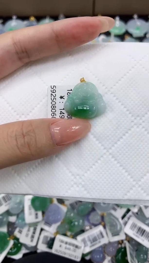 颈饰18K金镶嵌翡翠11111111111