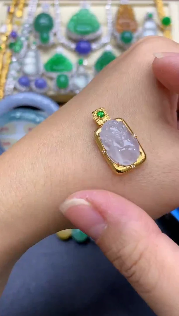 颈饰18K金镶嵌翡翠129-中国好珍宝