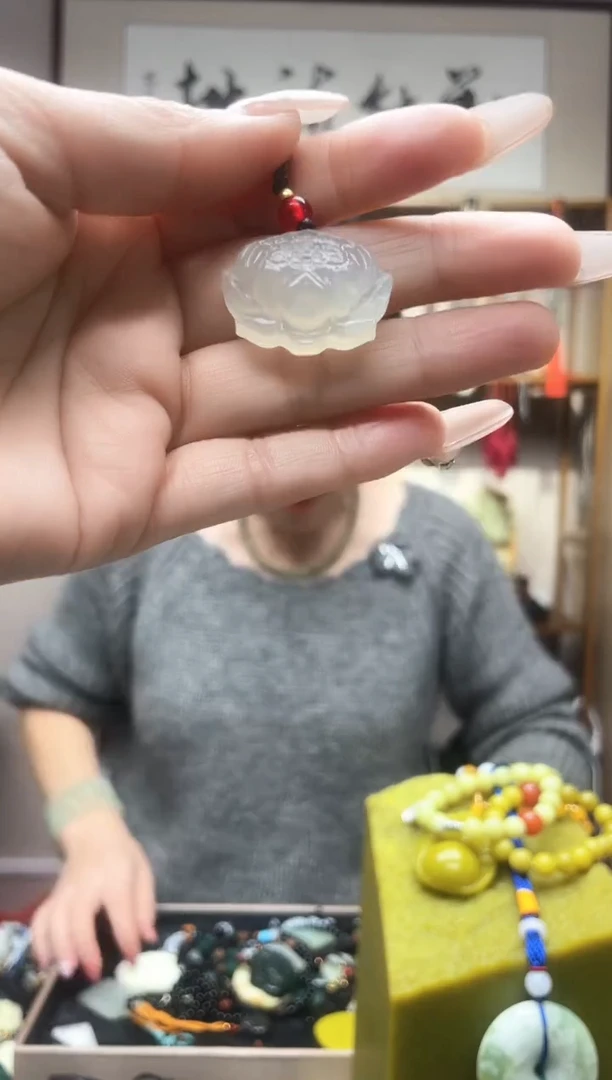 未镶嵌岫玉吊坠·