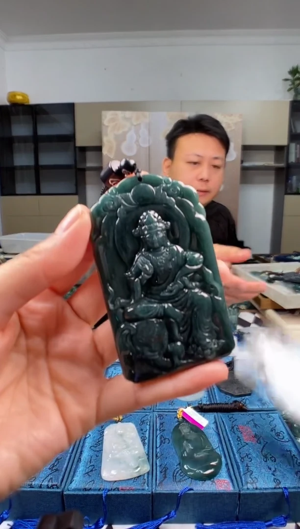 颈饰未镶嵌翡翠多样性发其一