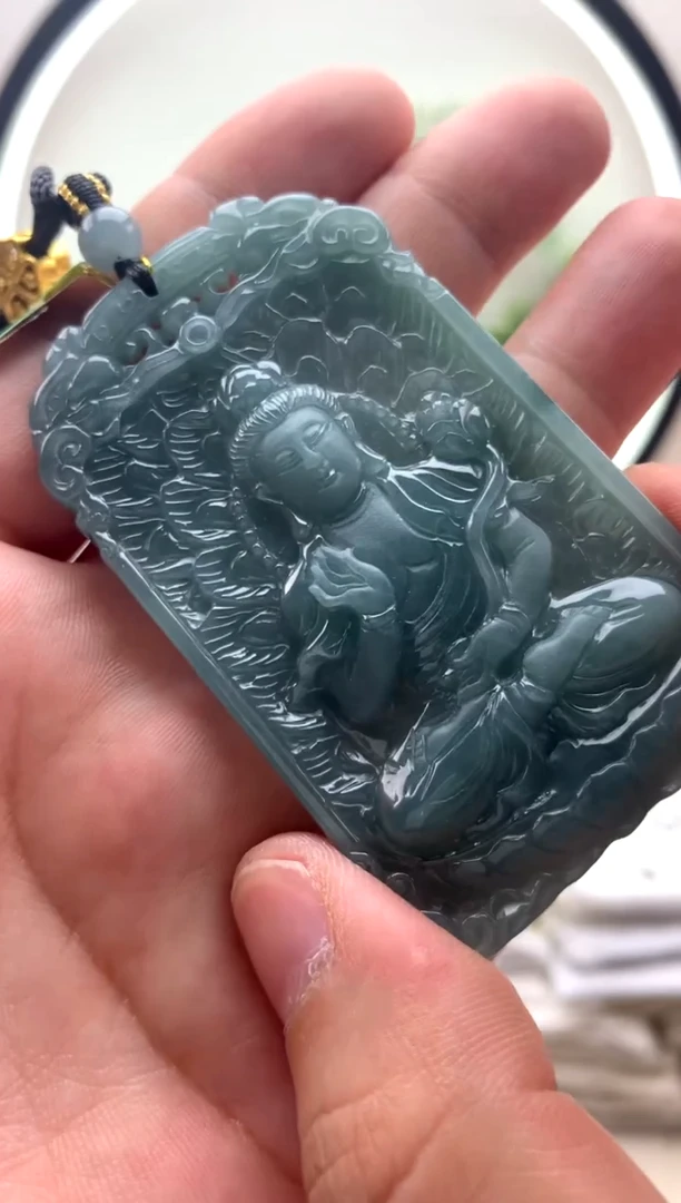 颈饰未镶嵌翡翠大势至