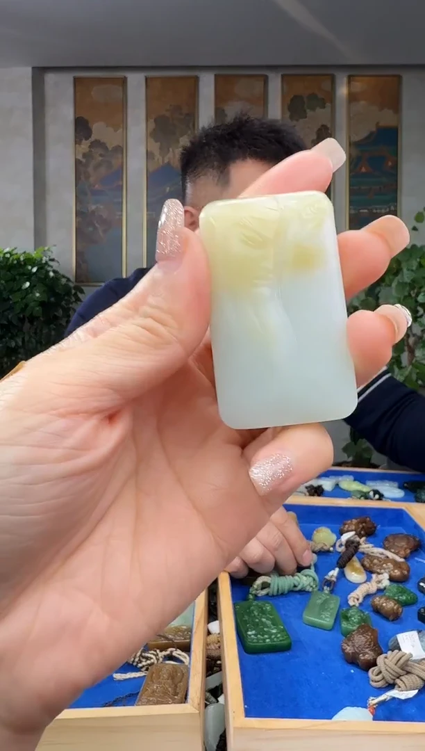 颈饰未镶嵌和田玉拍一发一