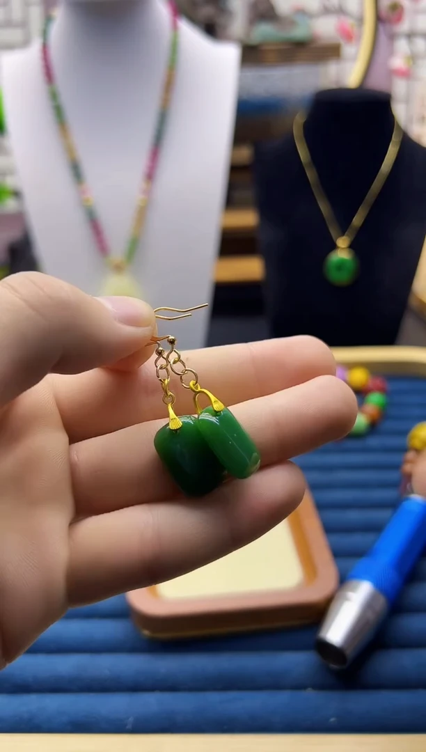 【闪购商品】和田玉耳饰14K金镶嵌E111