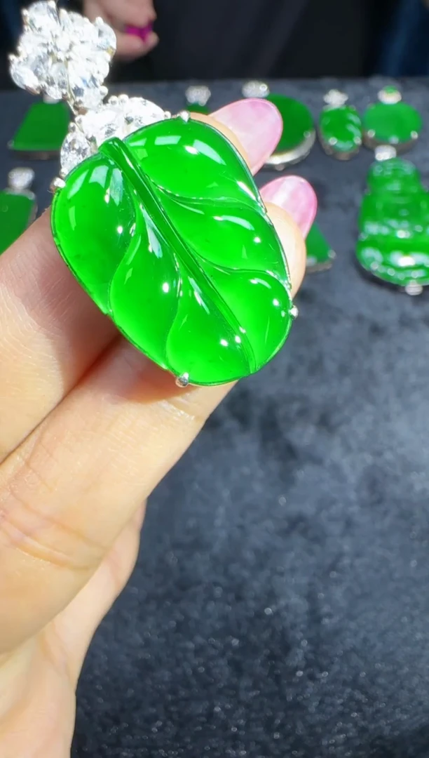 定制翡翠未镶嵌翡翠吊坠108