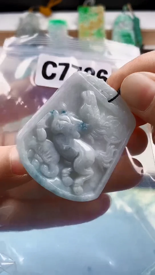 翡翠未镶嵌颈饰天然翡翠吊坠挂件