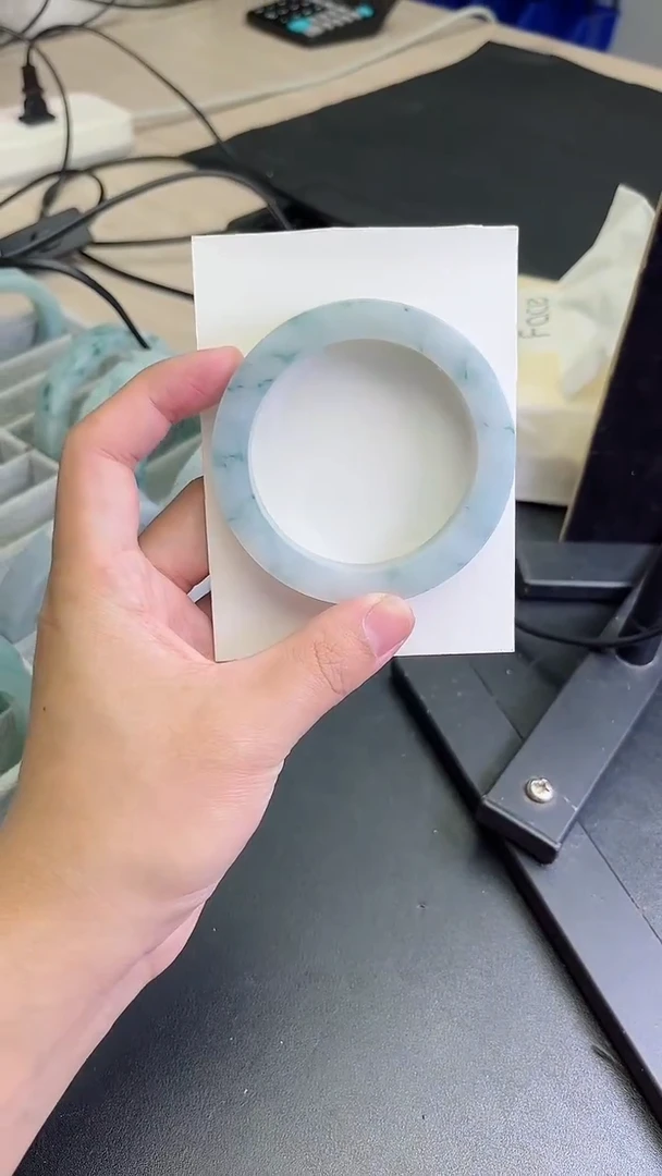 未镶嵌手镯定制翡翠让***心定制