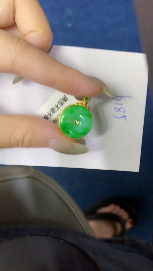 翡翠18K金镶嵌颈饰缅甸天然翡翠A货