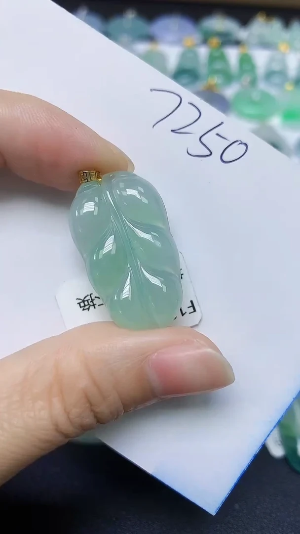 颈饰18K金镶嵌翡翠天然缅甸A货翡翠百元以上9元证书费自理