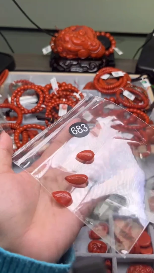 【闪购商品】南红玛瑙珠宝奇石未镶嵌683