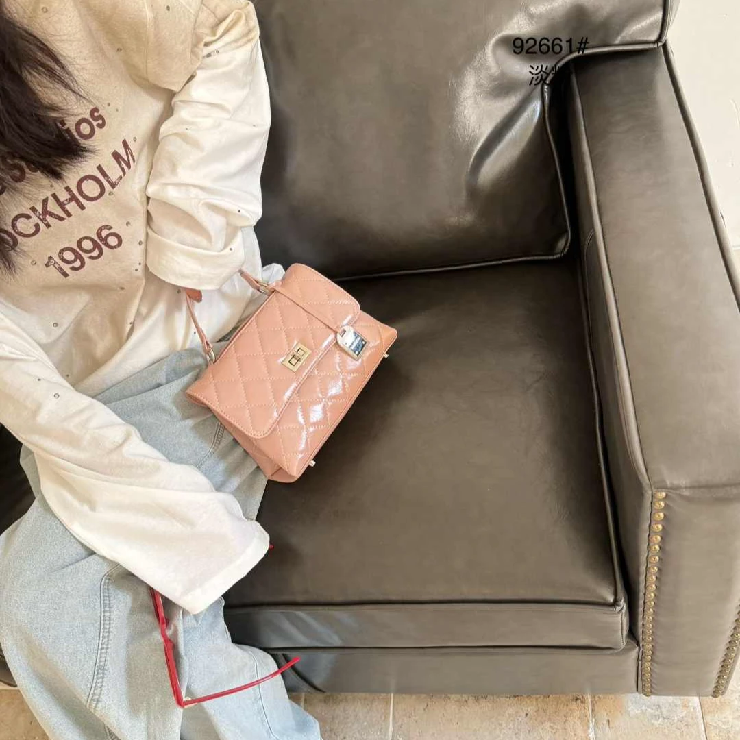 芝麻集】SK-92661-淡粉RAIN.CUN时尚休闲百搭腋下斜跨轻奢女包