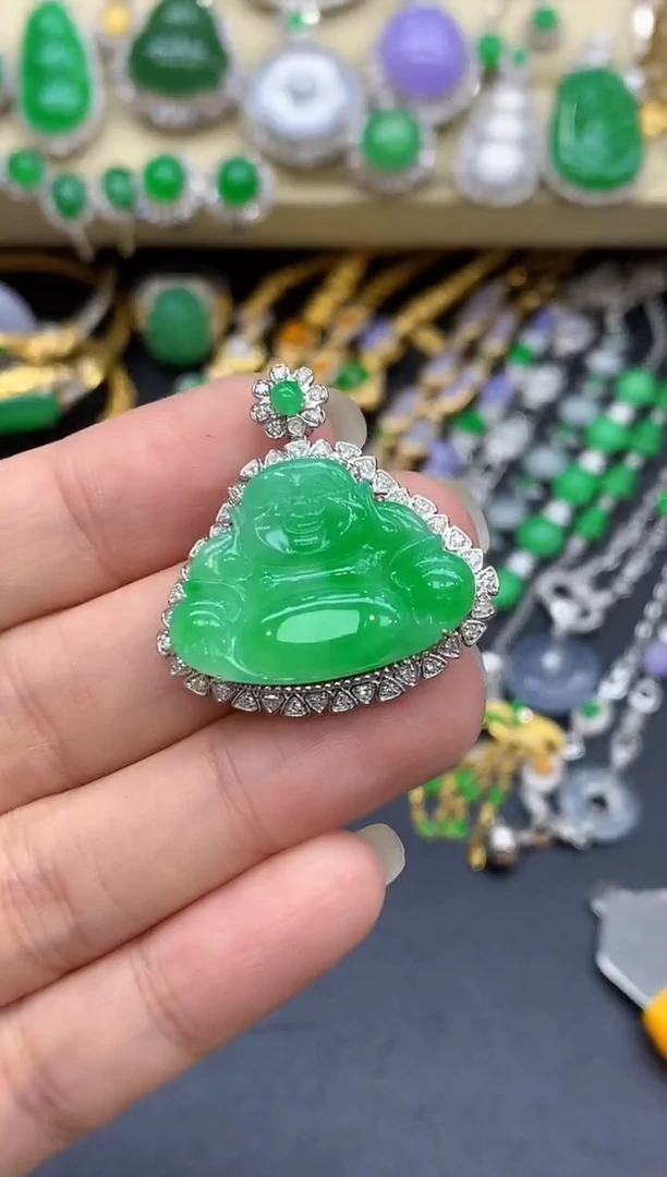 颈饰18K金镶嵌翡翠340-中国好珍宝