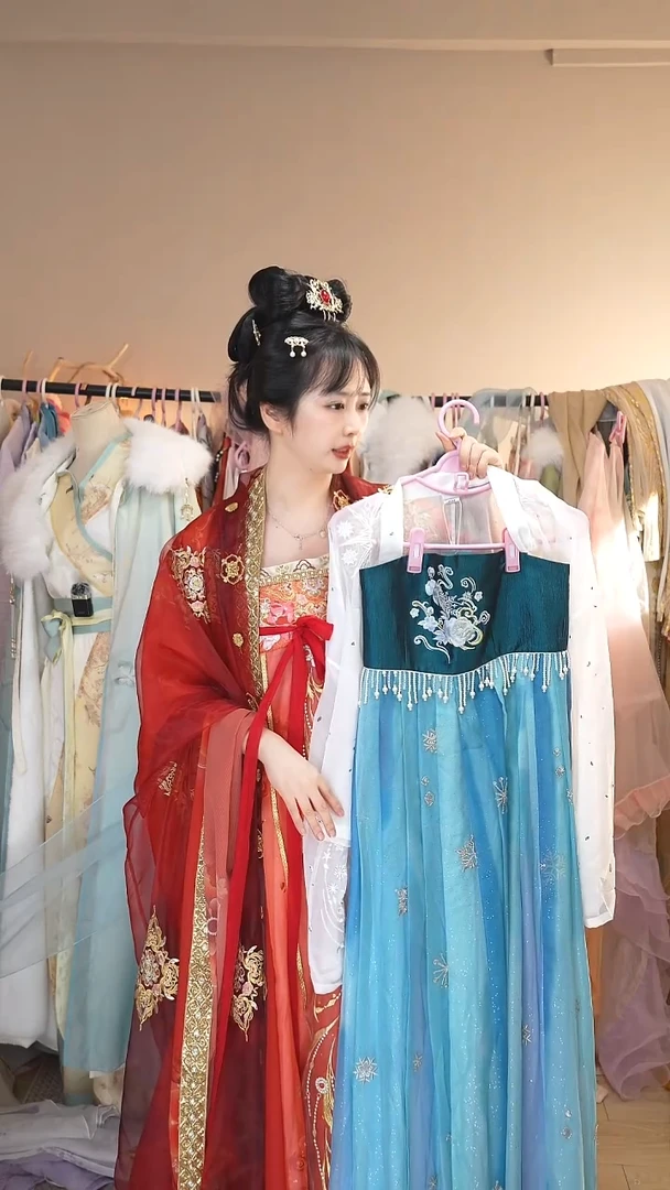 白色上衣+蓝色裙子 不退换