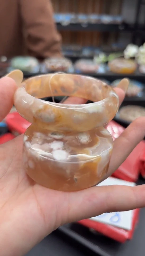 未镶嵌手镯石英质玉C174(55圈赠送镯心)