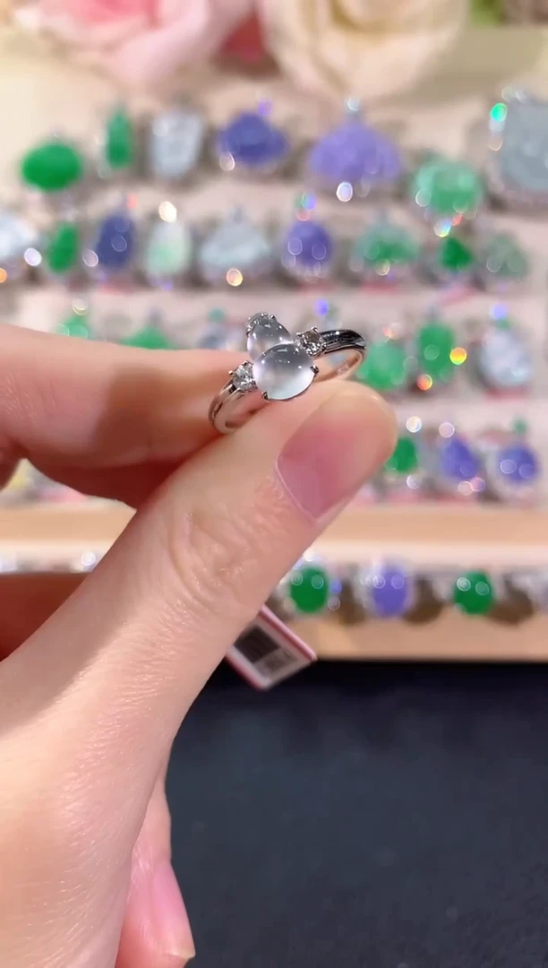 18K金镶嵌戒指翡翠冬日珠宝Q95