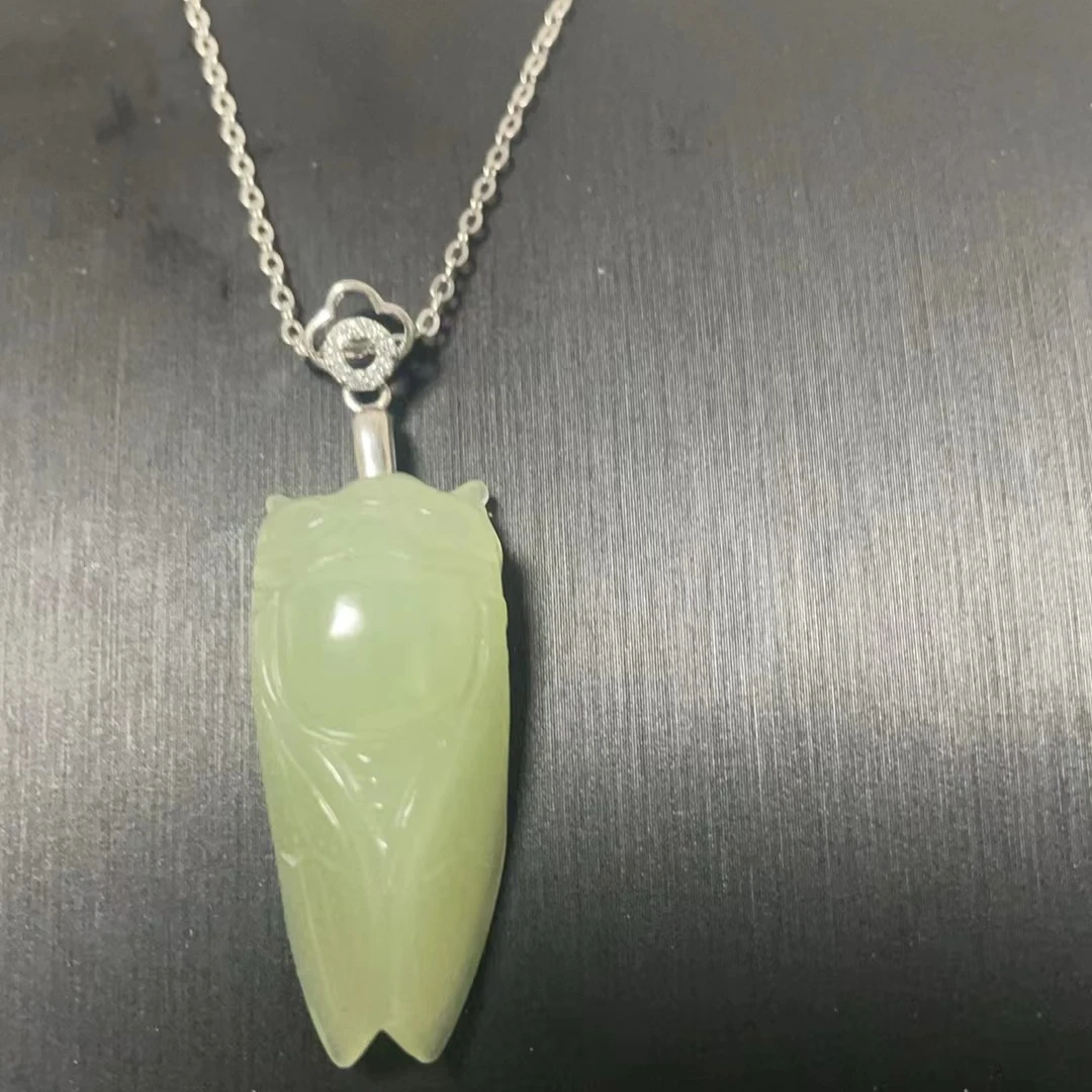 和田玉知了一鸣惊人女款吊坠