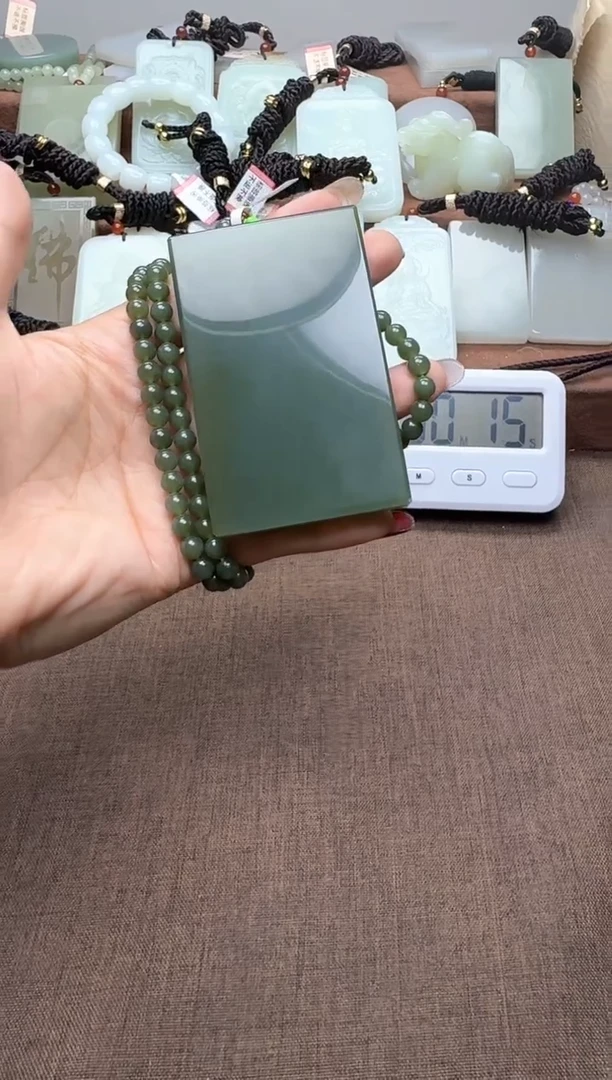 颈饰未镶嵌和田玉1