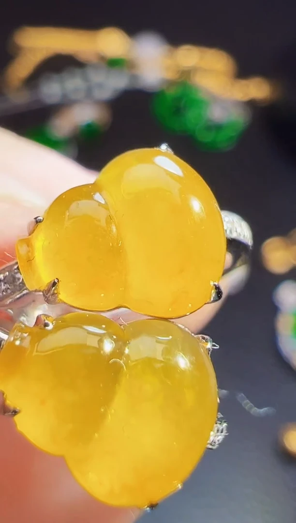 18K金镶嵌翡翠耳饰琪*翡翠