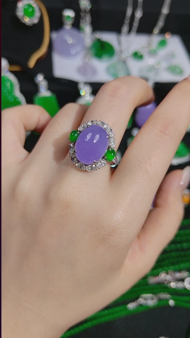 吊坠(不含链)18K金镶嵌翡翠蛋面戒指