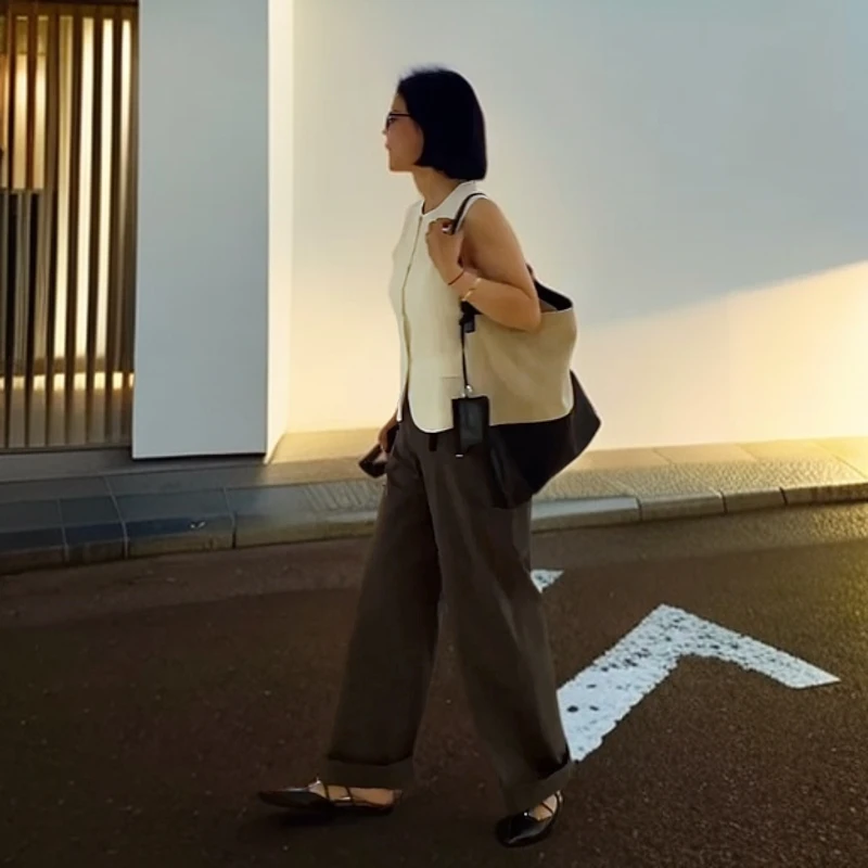 LJ792小众别致背心外套女夏高级感气质明线无袖马甲上衣MISS MIN