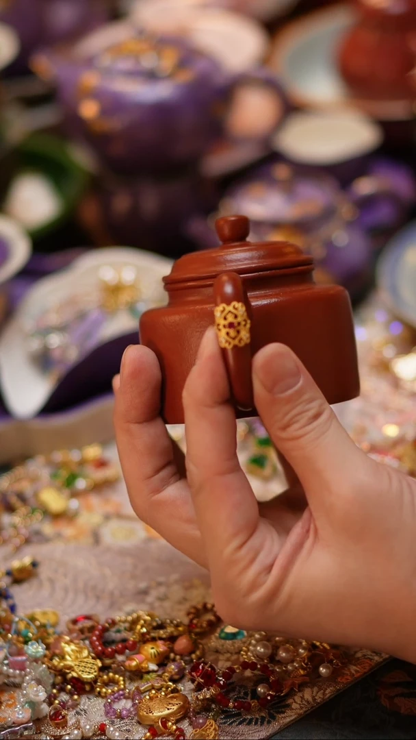 【闪购商品】摆件红色壶把手红色壶把手