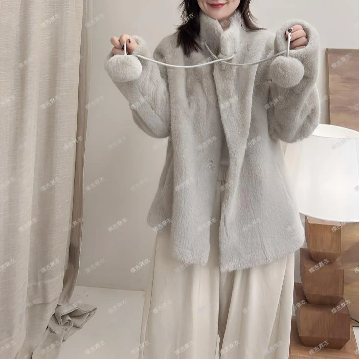 原创设计24-1656【徘徊亭晚】短款立领一体绒毛球装饰款外套